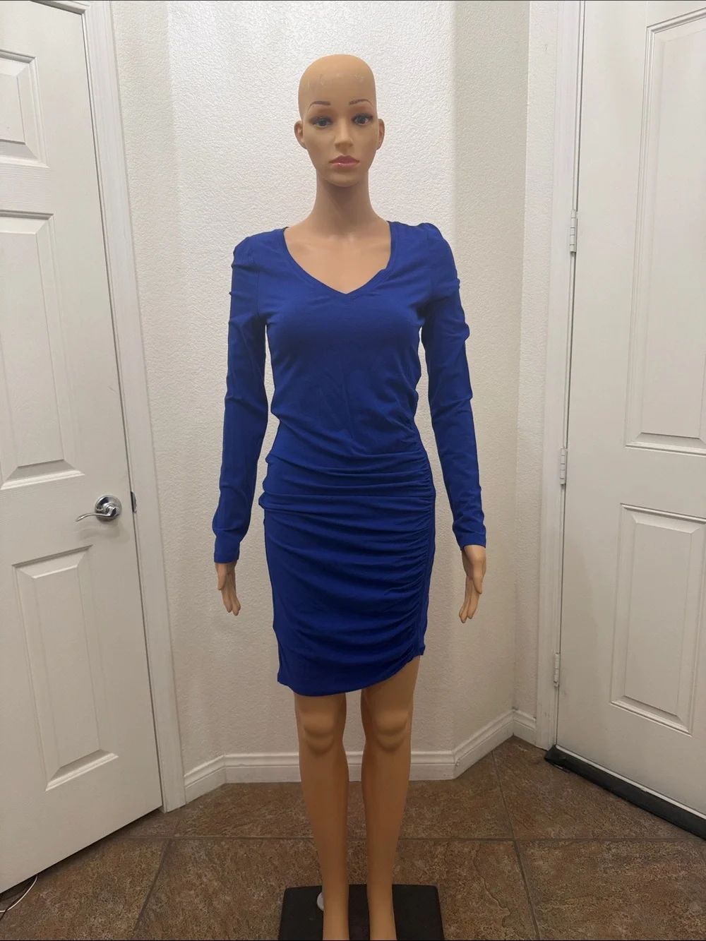 Express Cobalt Blue Long-Sleeve V-Neck Ruched Bodycon Dress VNeck Size Small
